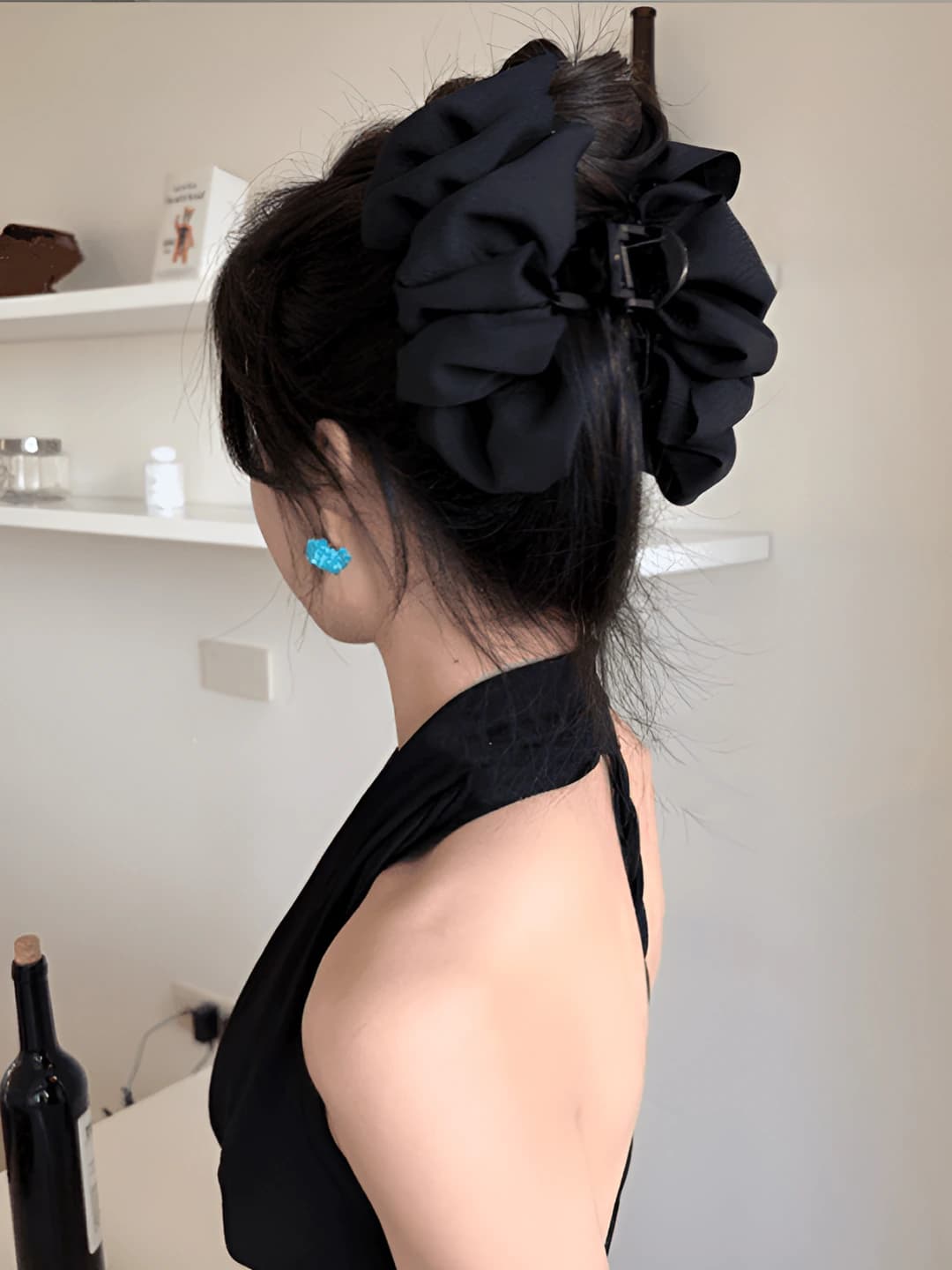 Black simple satin clip