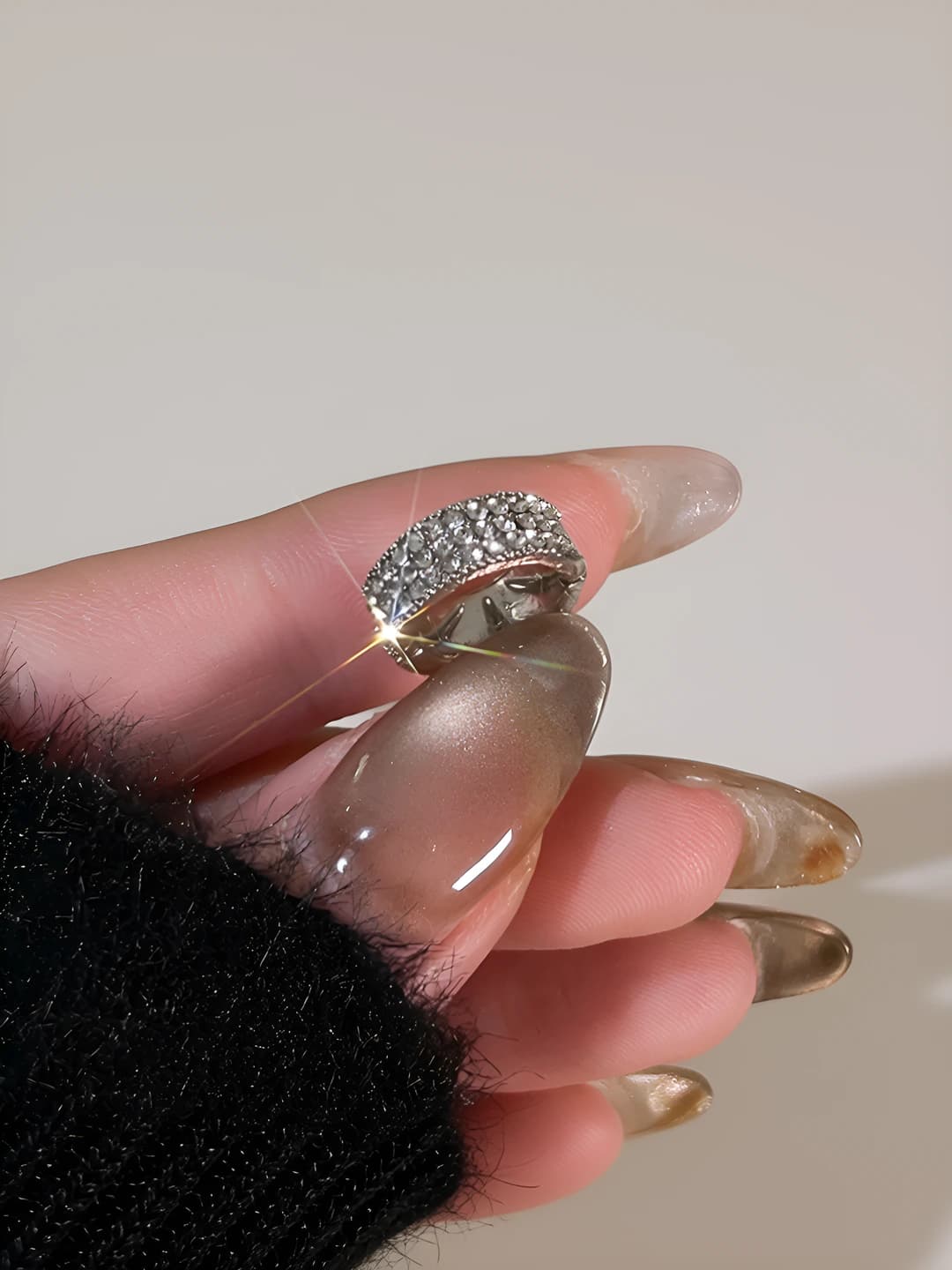 1# Rhinestone clip ~2 cm