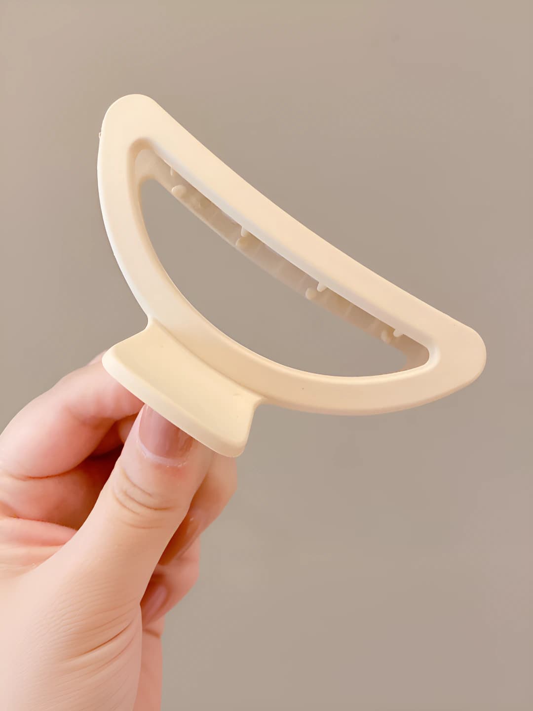 Beige - letter D