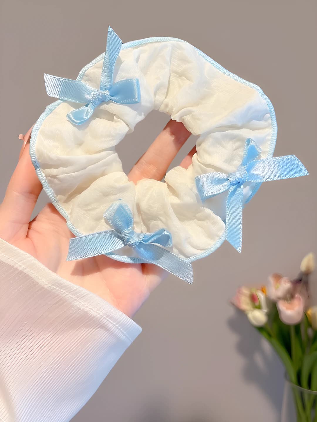 1# Blue-white bow (White)