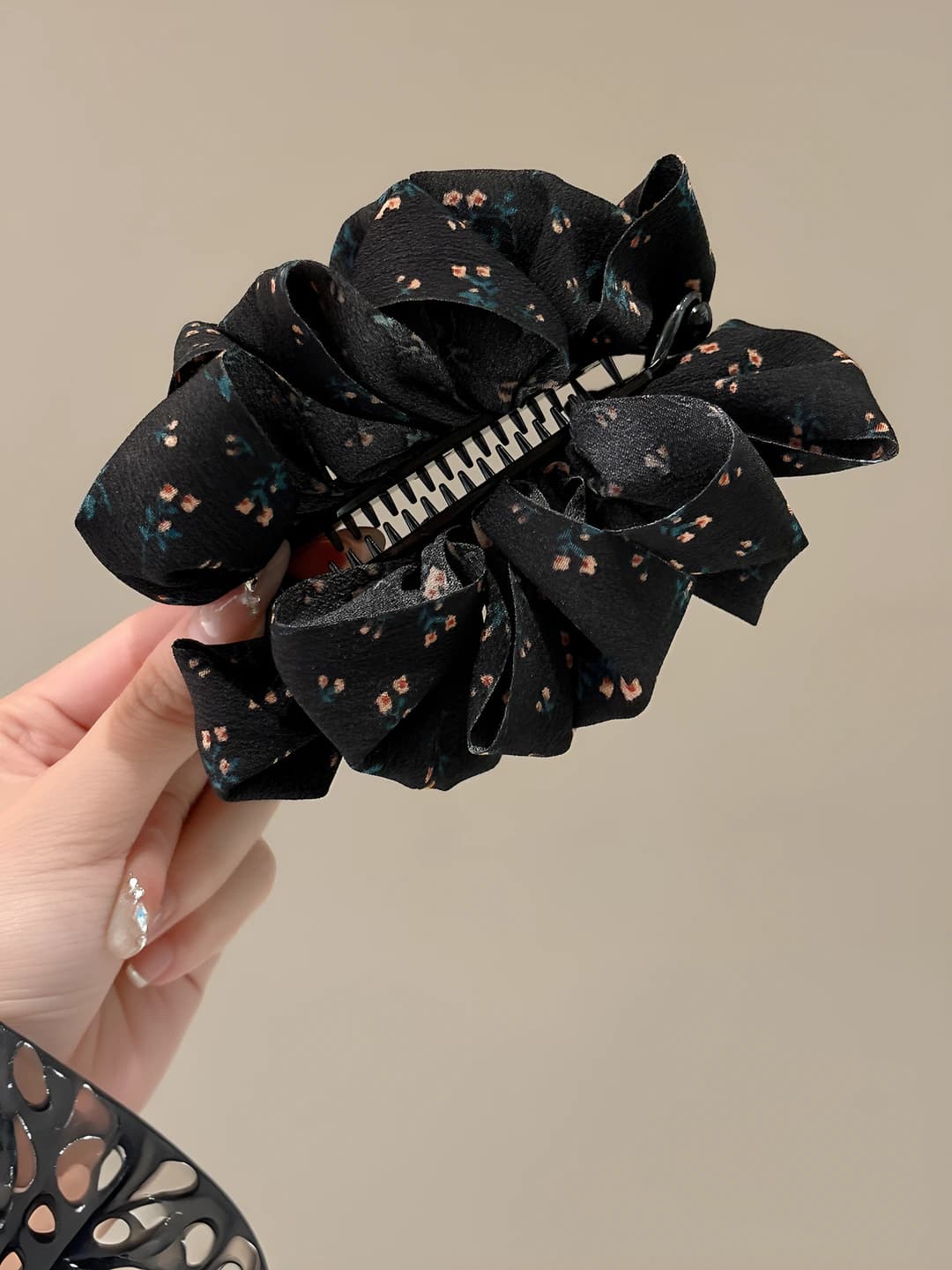 3#Black floral - approx. 12 cm