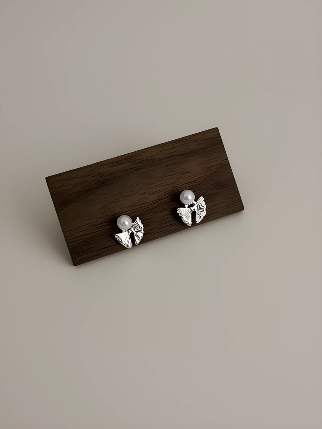Women's small bow and pearl stud earrings, 2026, Korean style, new design