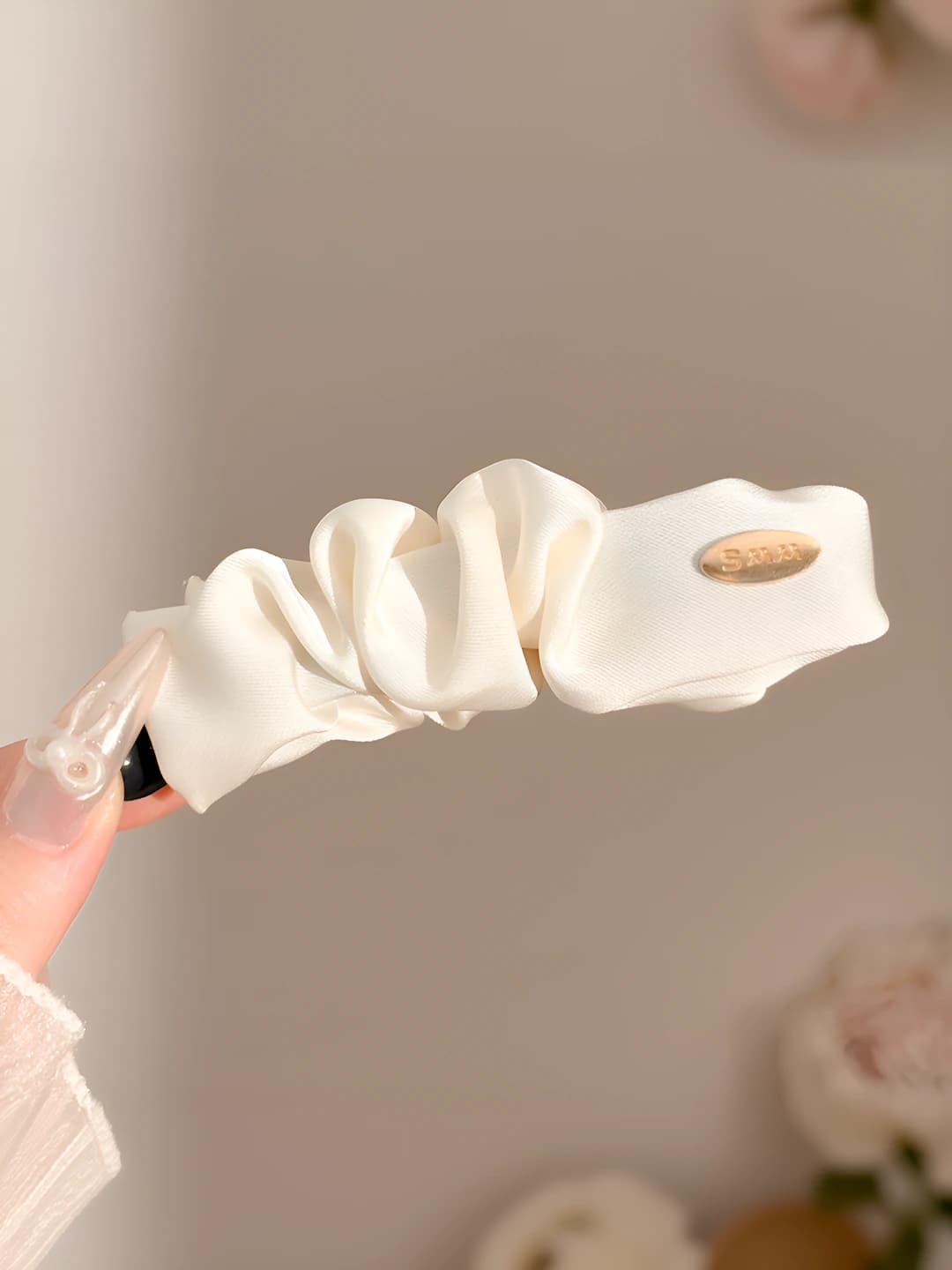 Off-white, base clip 10 cm