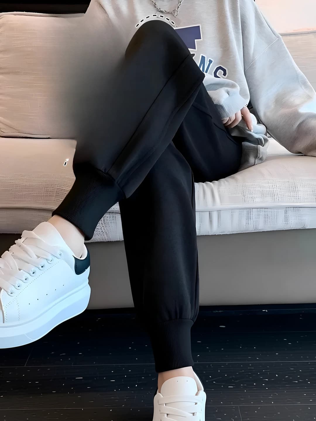 Women's fleece-lined loose fit sports joggers, elastic waist, trousers, autumn-winter, casual style