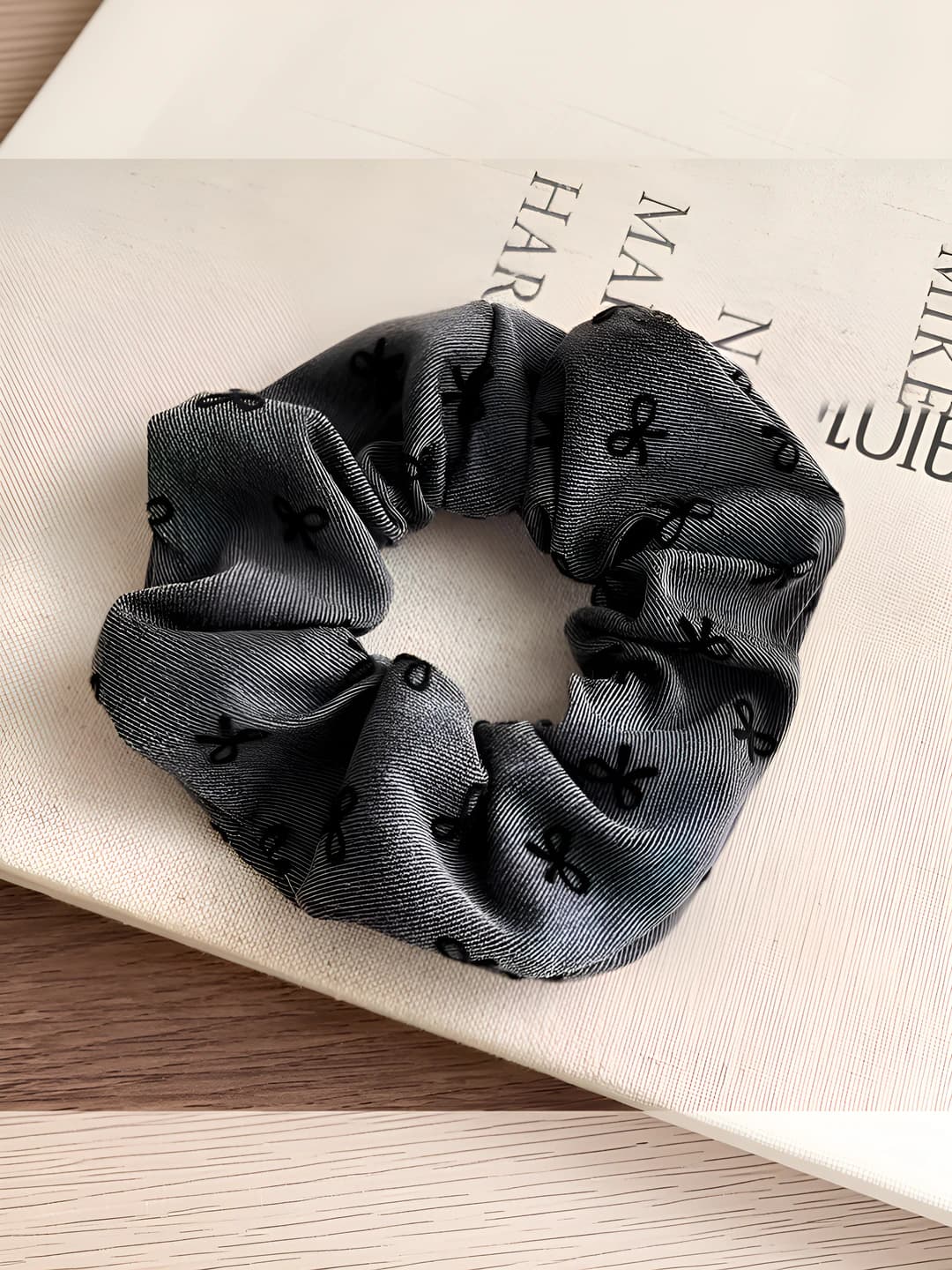 Grey ring bow scrunchie