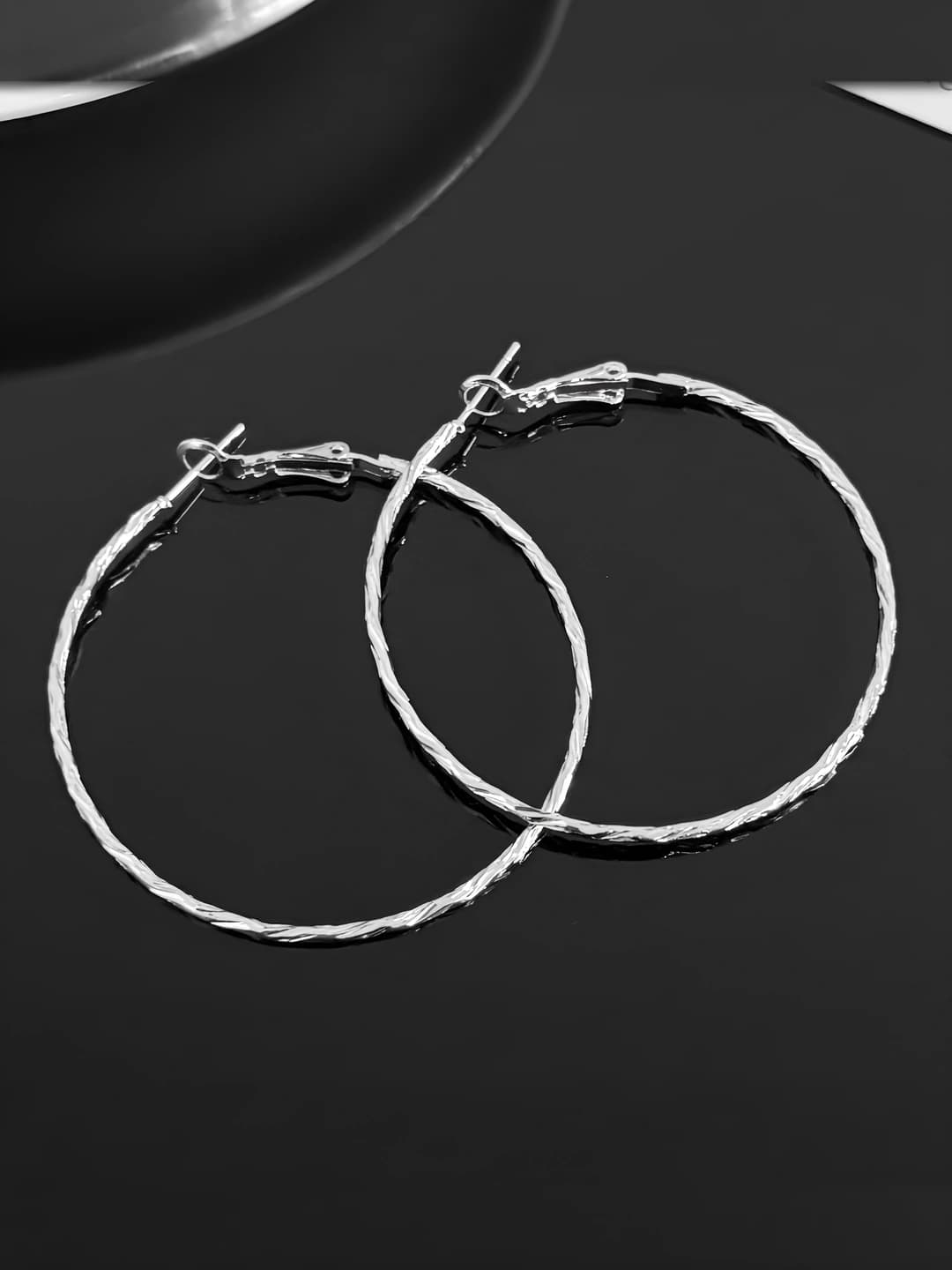 Silver thin hoop
