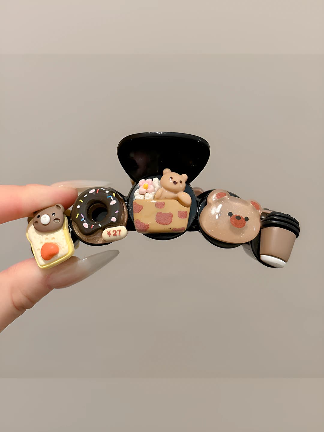 9# Donat, yaltiroq qora asos