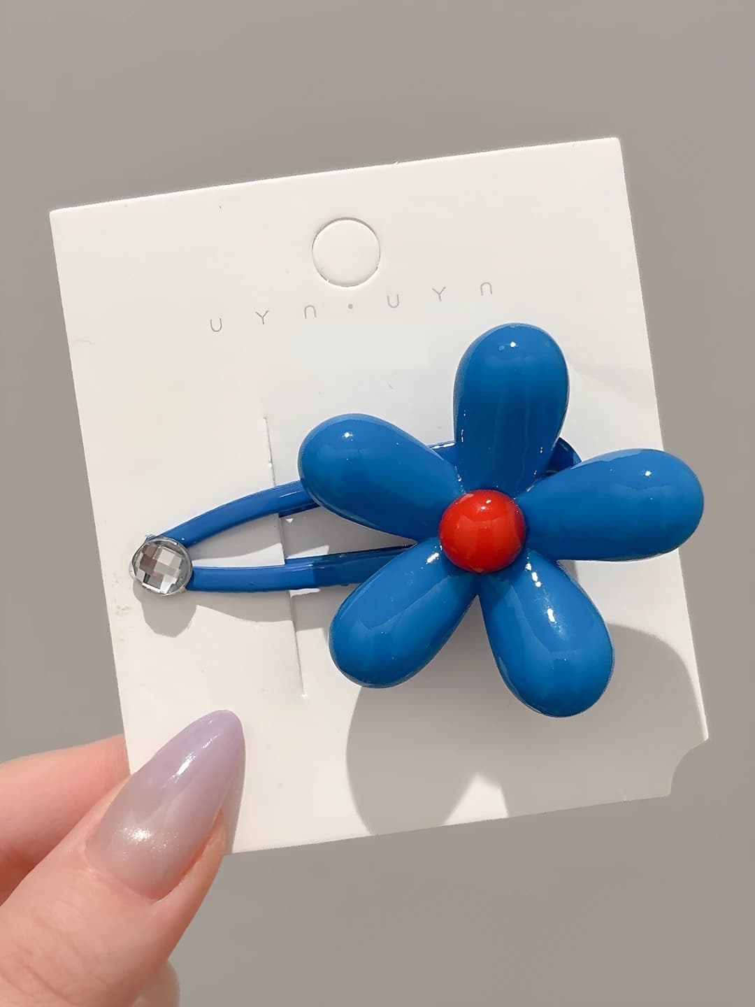 Blue flowers, ~5 cm, flowers ~4 cm