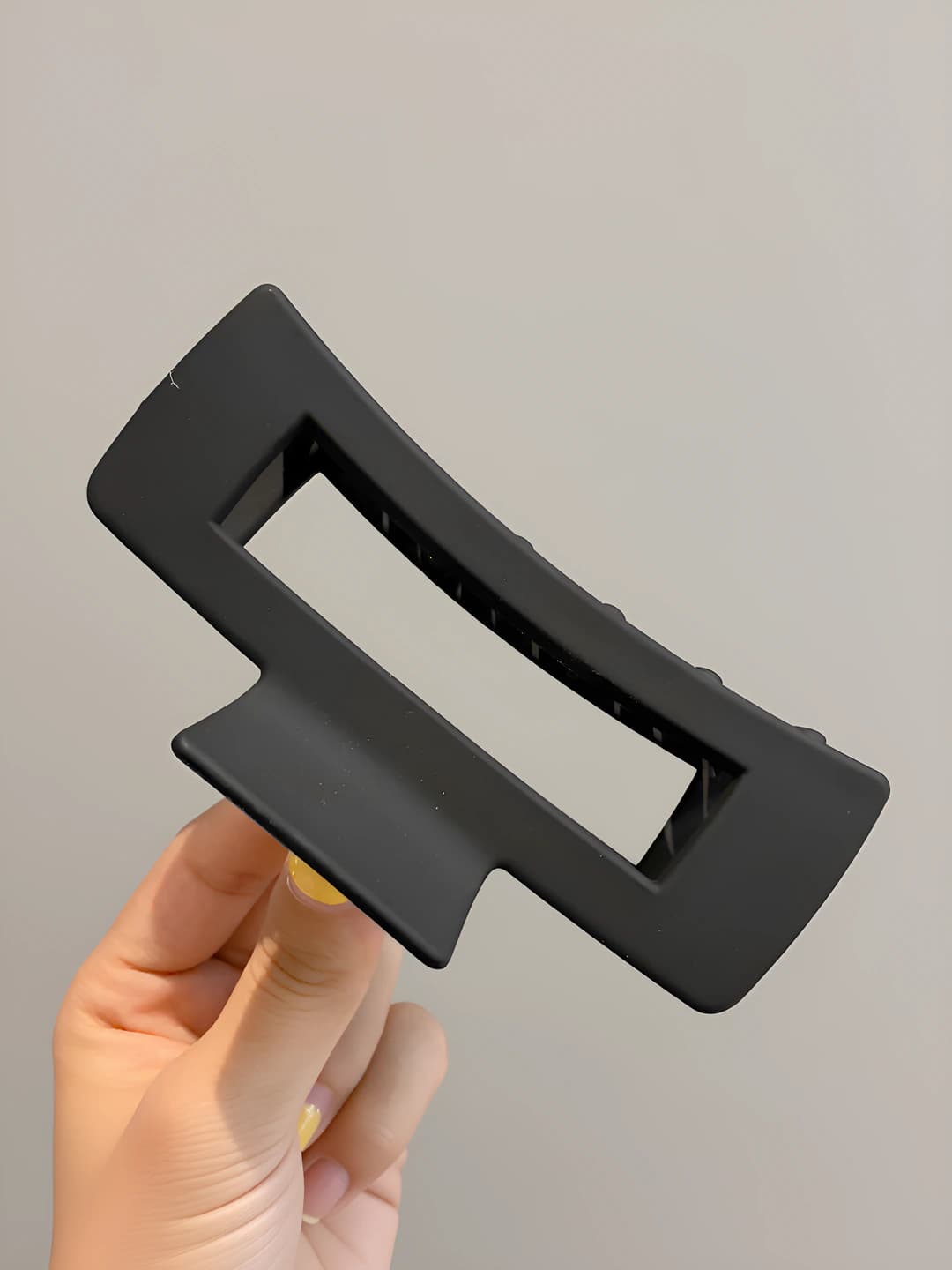 Black square clip 10x4.5 cm