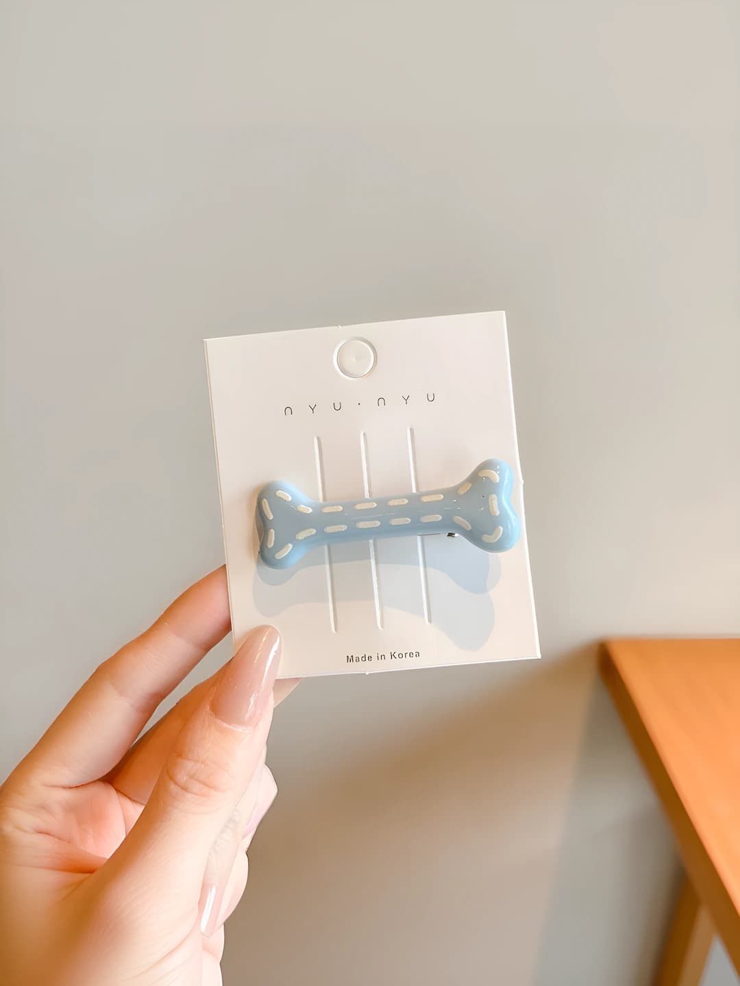 1# Light blue bone clip ~5.5 cm