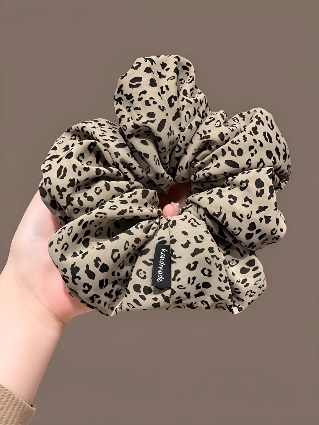 Och kofe leopard bosilmagan chekka taxminan 15 cm