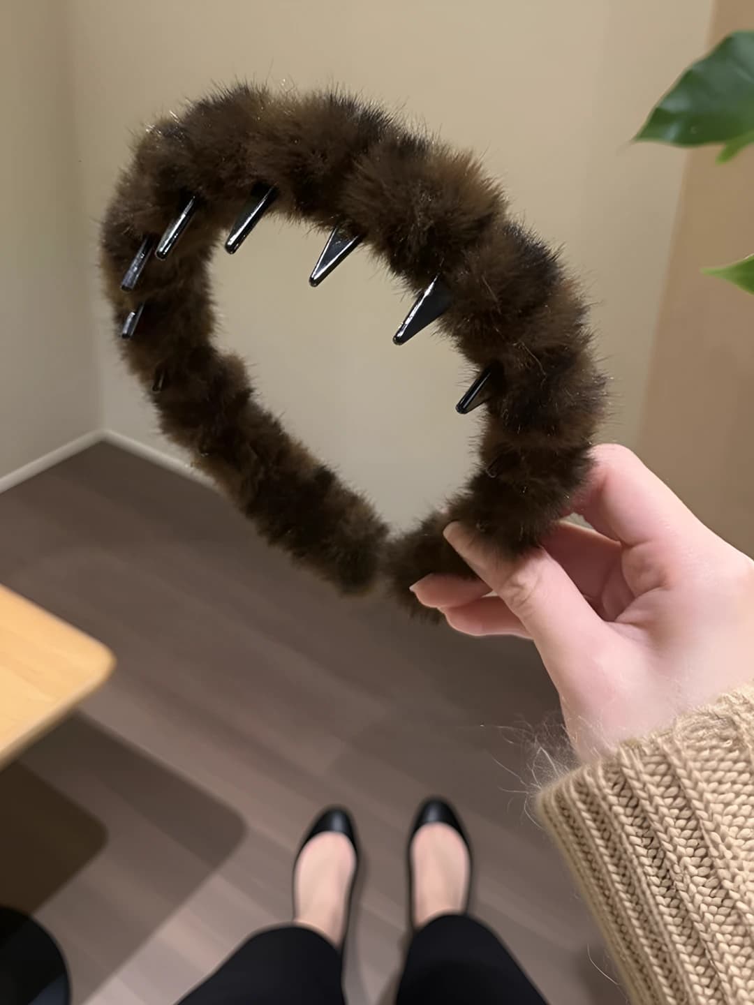 2# Dark leopard plush headband