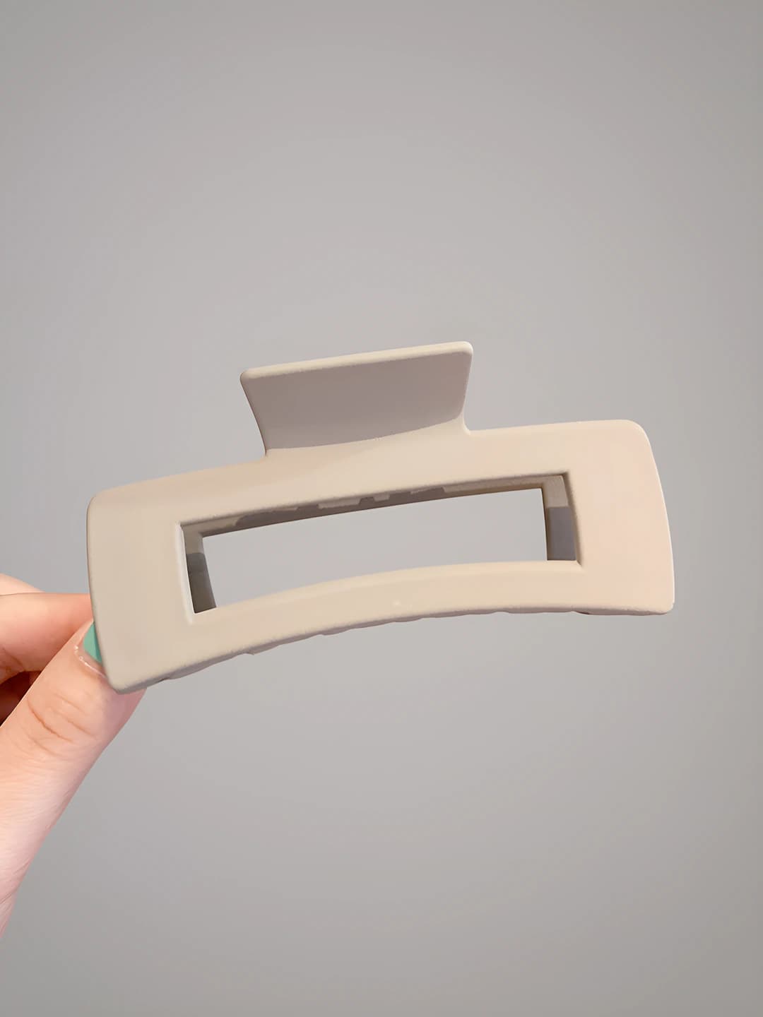 Beige-grey square clip 11 cm