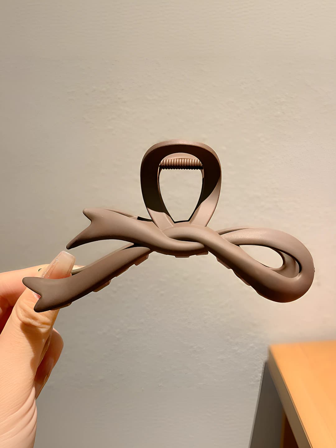 Dark coffee bow, 11 cm