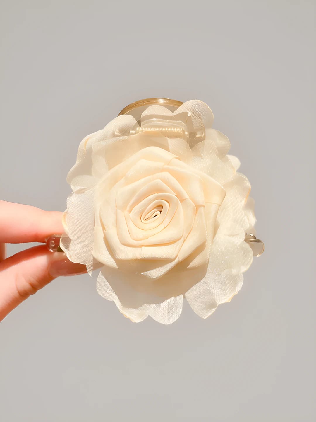 Beige floral clip 8 cm
