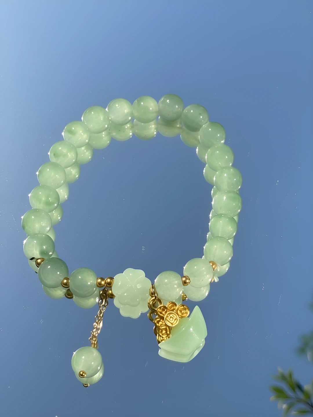 Money bag, jade bracelet
