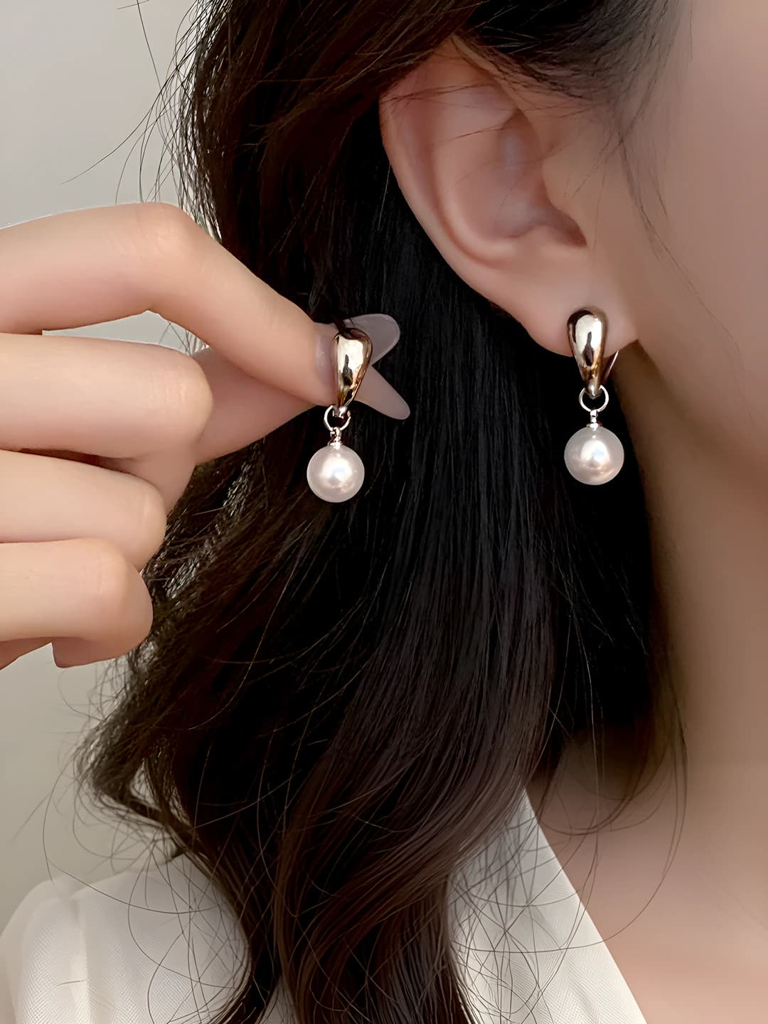 Women's light luxury style geometric earrings, brass with electroplating, design element: pearl