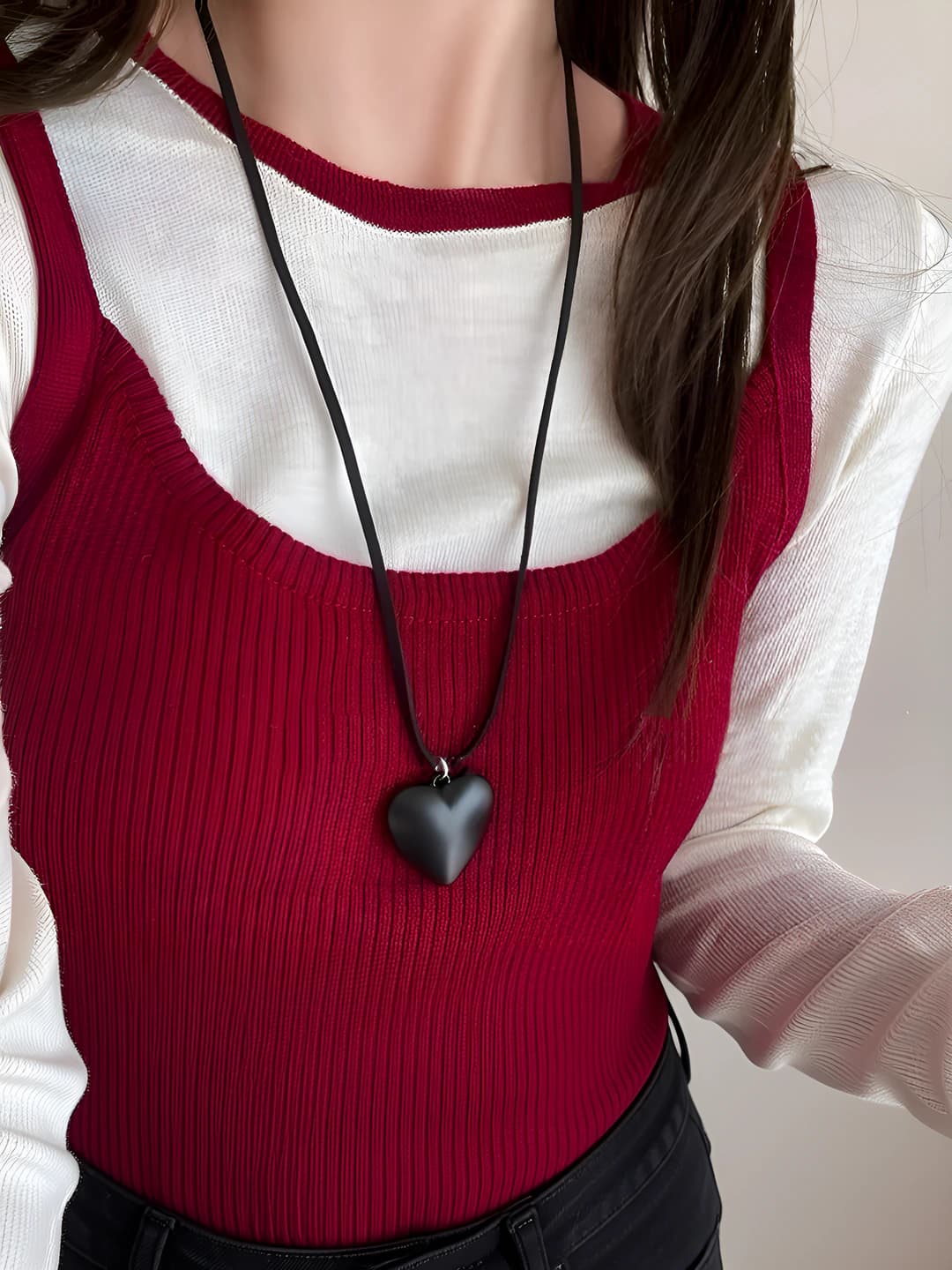 Black heart necklace