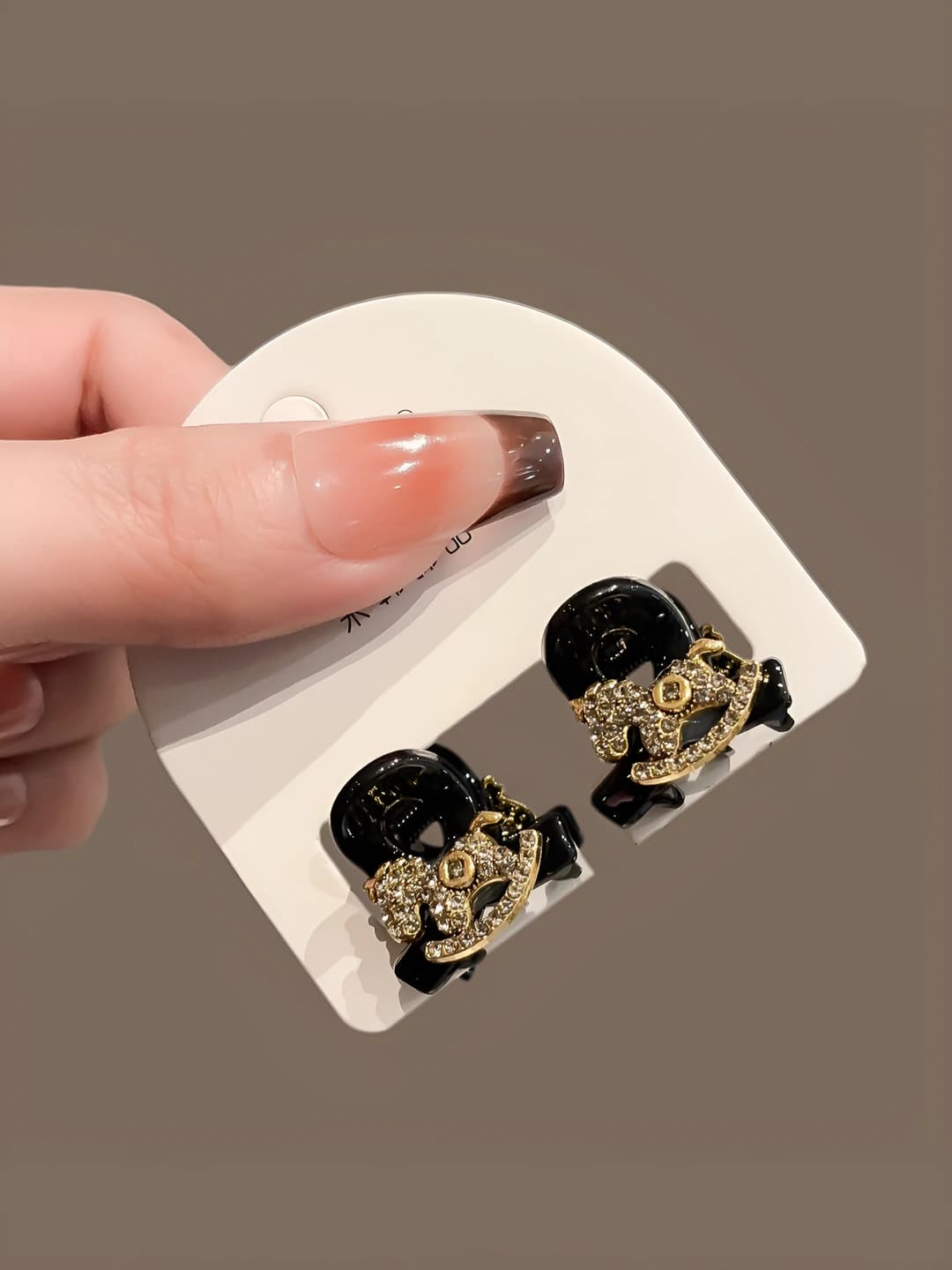 Women's hair clips: mini crystal crab clip, alloy, French retro style, horse design element