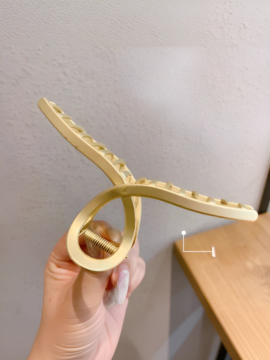Large gold matte glossy 10.5 cm