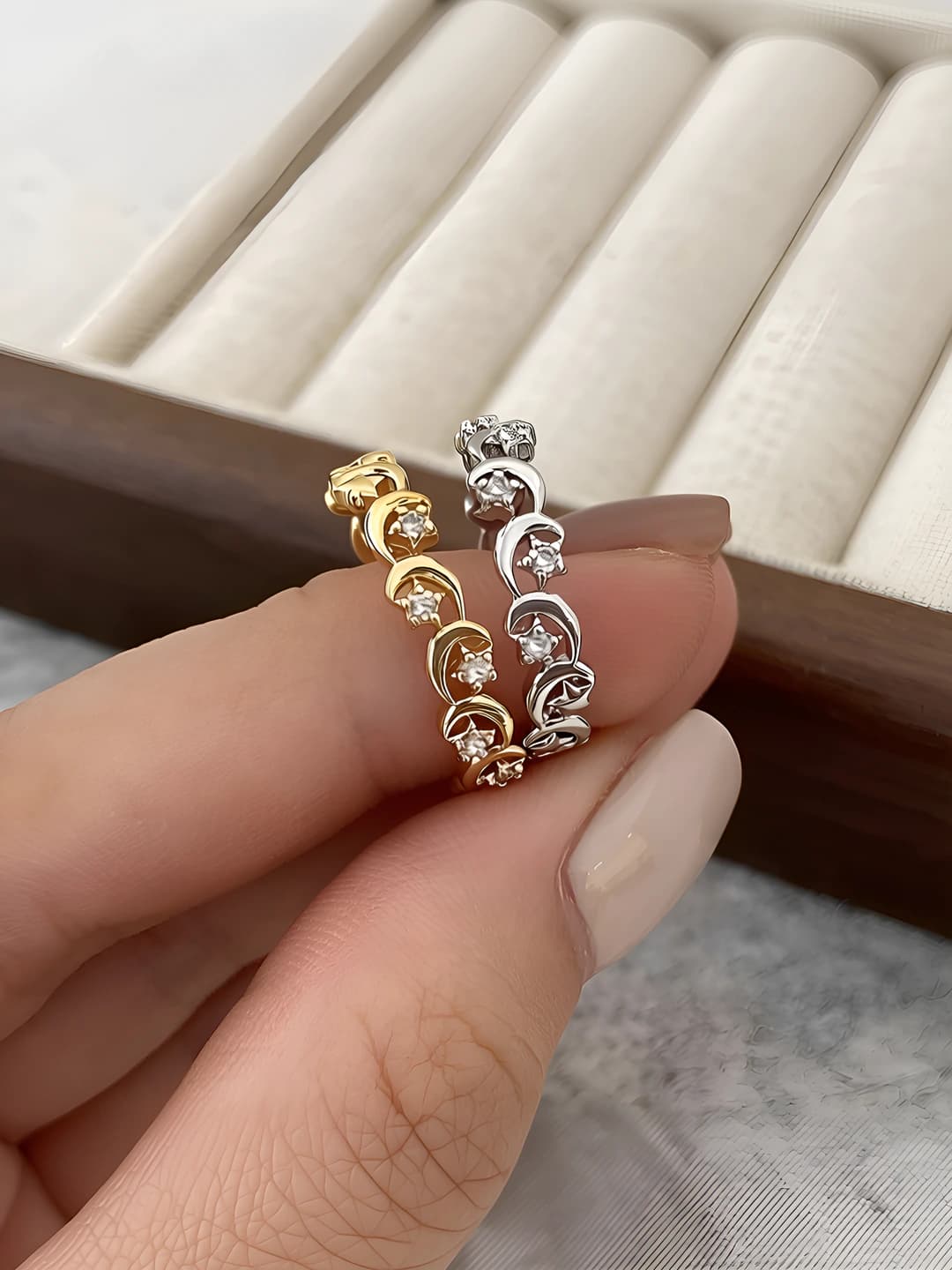 Women's adjustable open ring with star and moon design, zircon, light luxury style