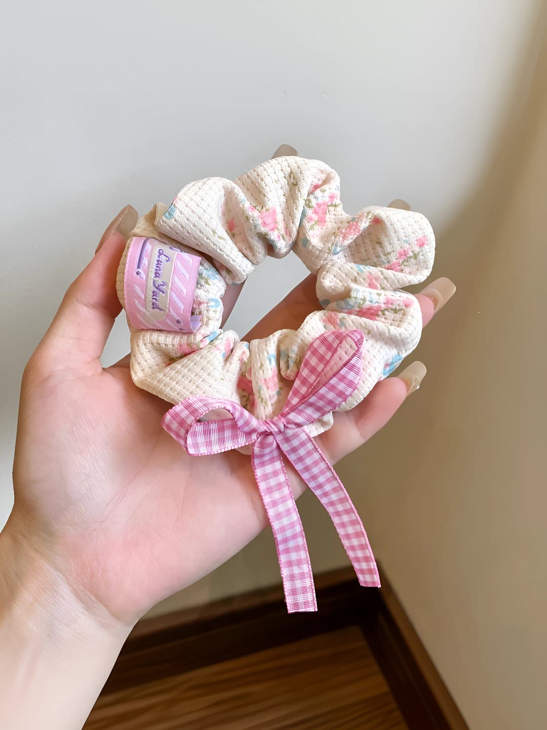 1# White plaid pink bow