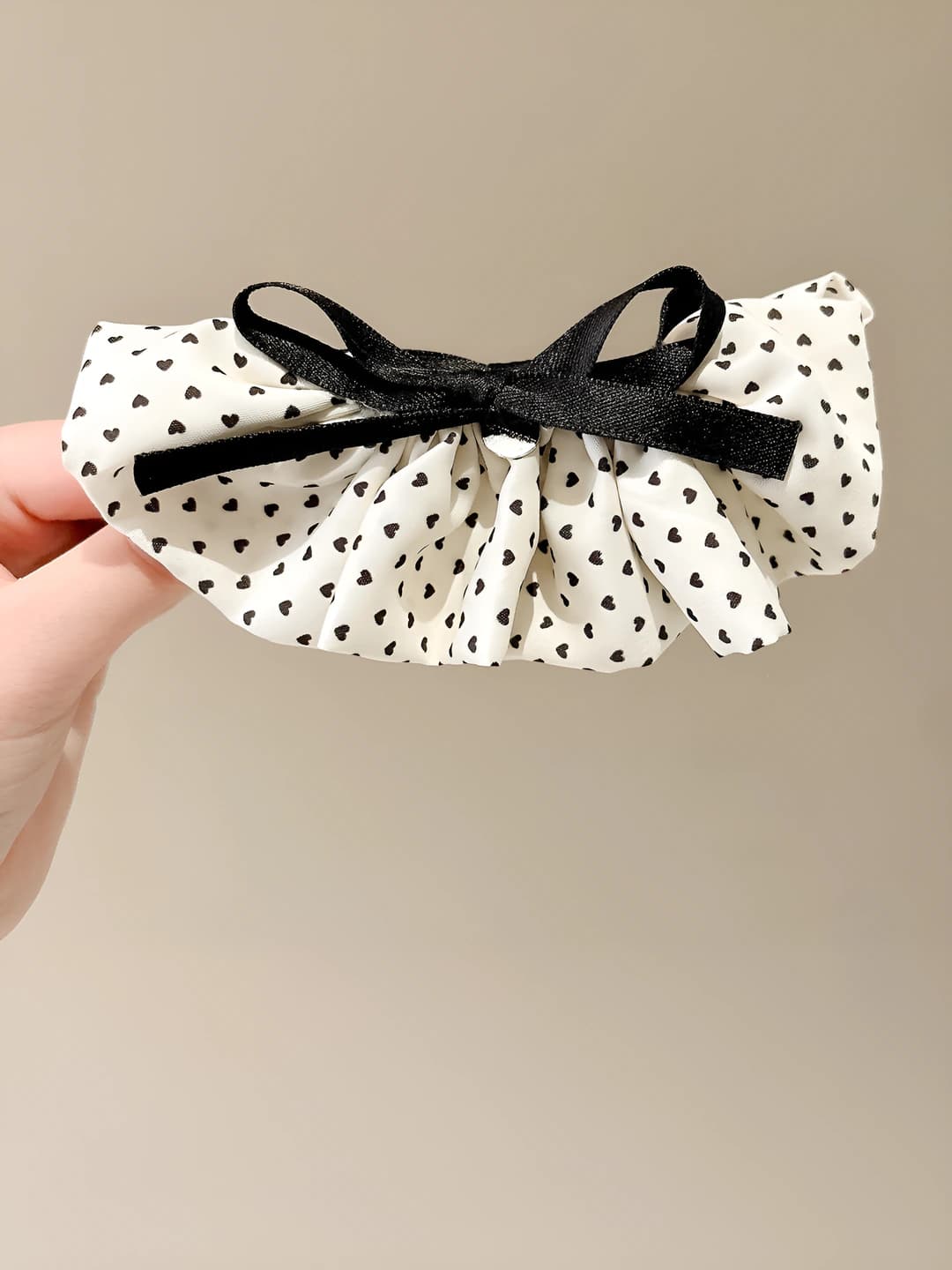 Heart white polka dot banana clip, base ~10 cm