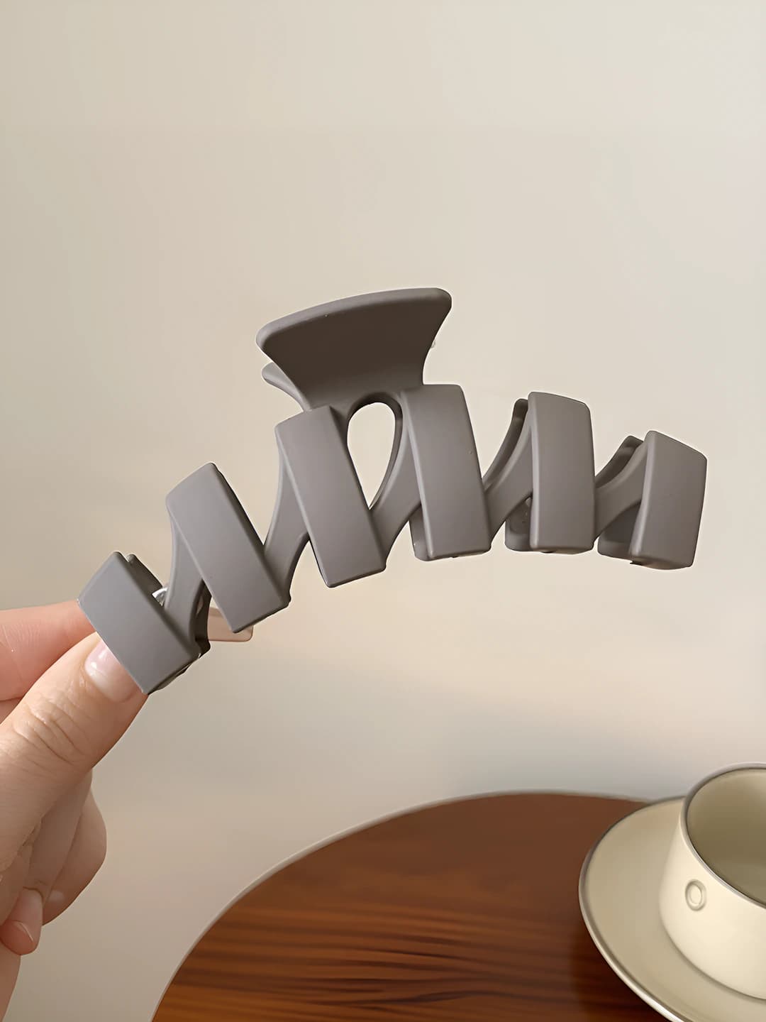 39# Irregular dark coffee clip