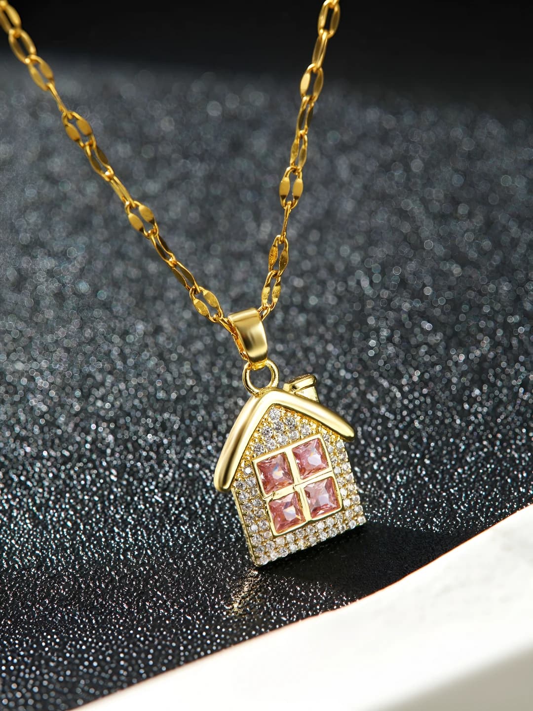 X5655# Pink diamond gold house necklace