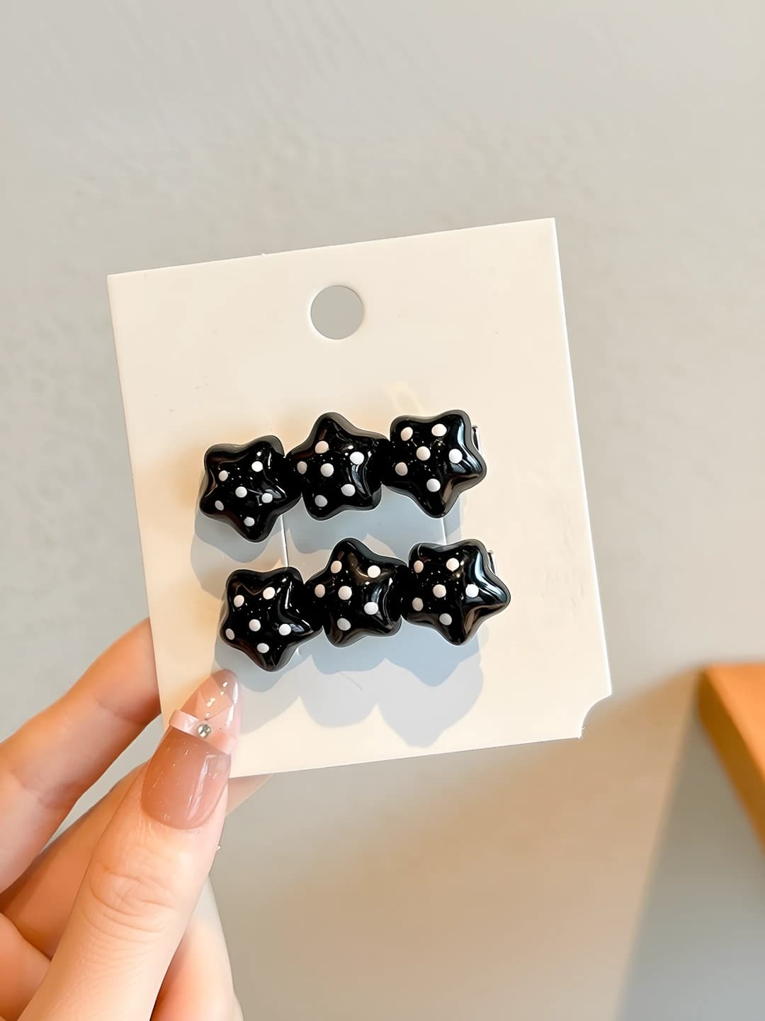 Black star 4.5 cm