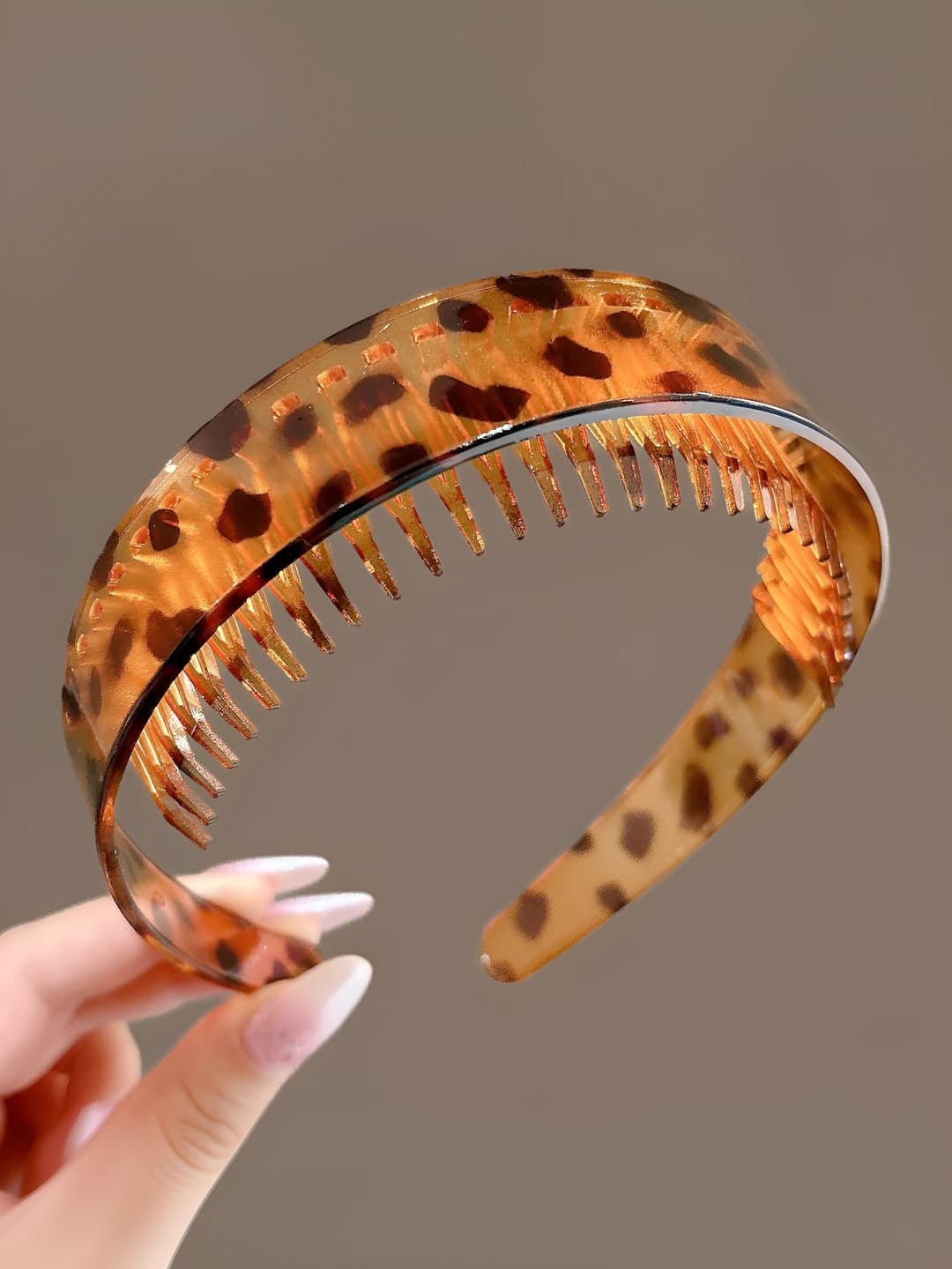 3# Leopard - (no teeth, width ~2.5 cm)