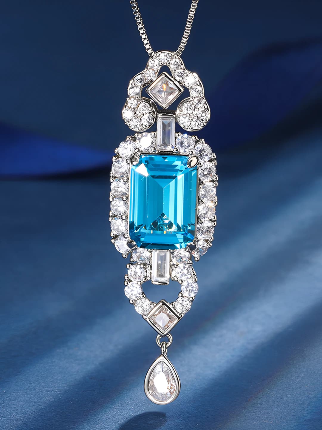 Aquamarine osma zanjir bilan