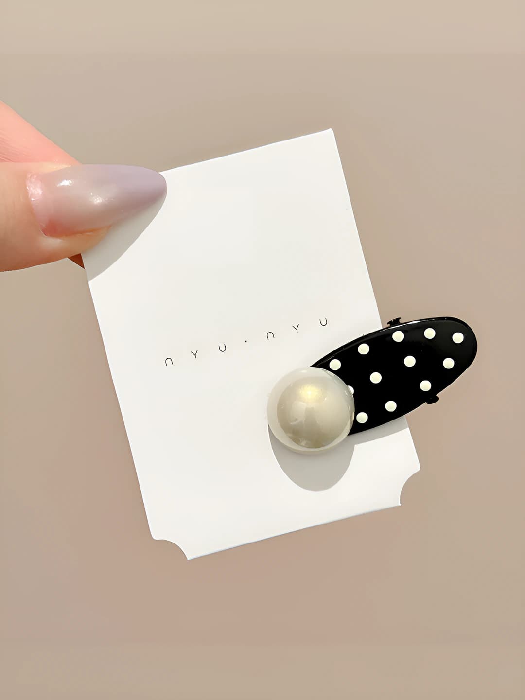 1# Polka dot pearl hair clip ~4cm