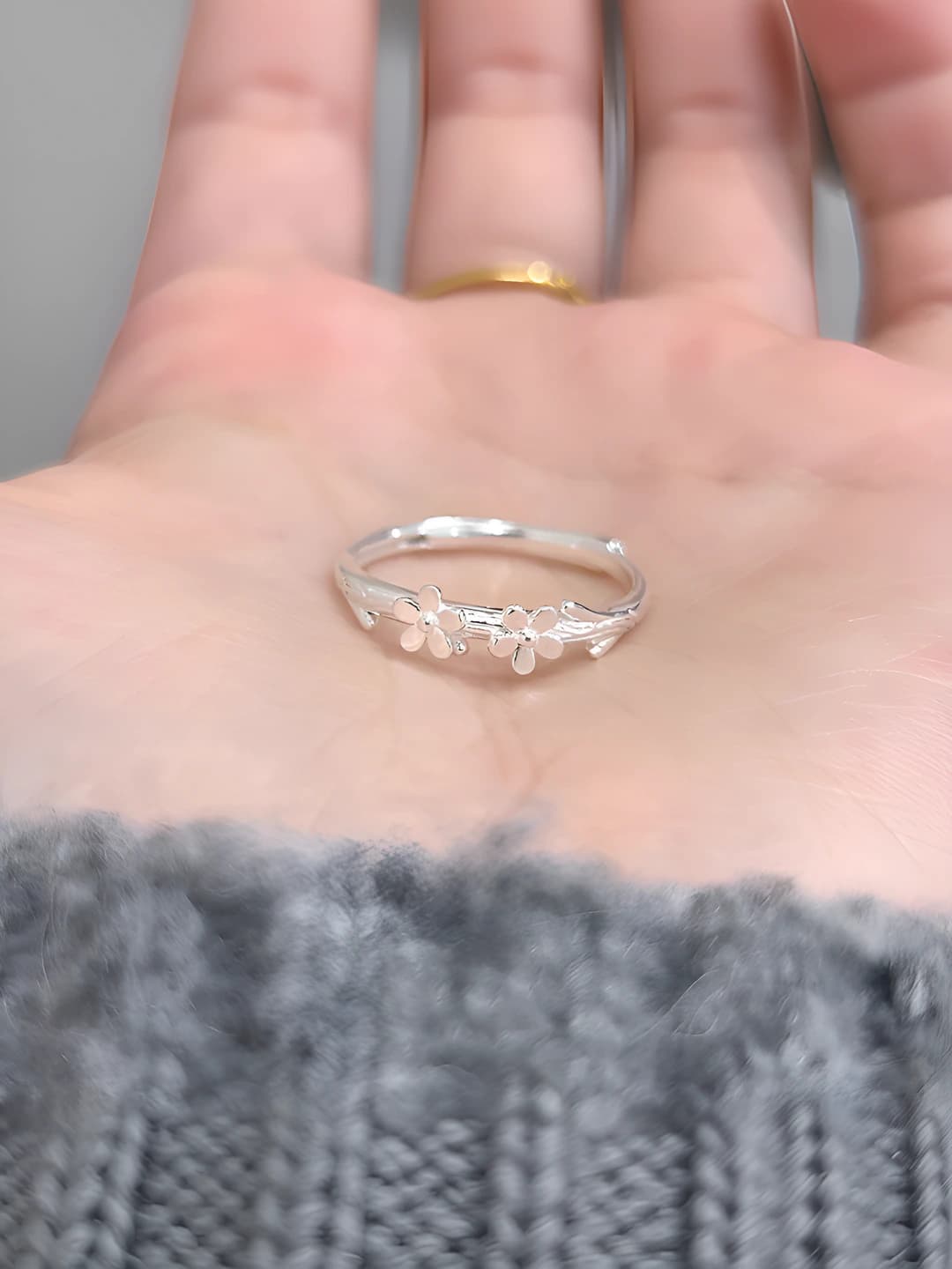 Women's adjustable floral ring, copper, simple style