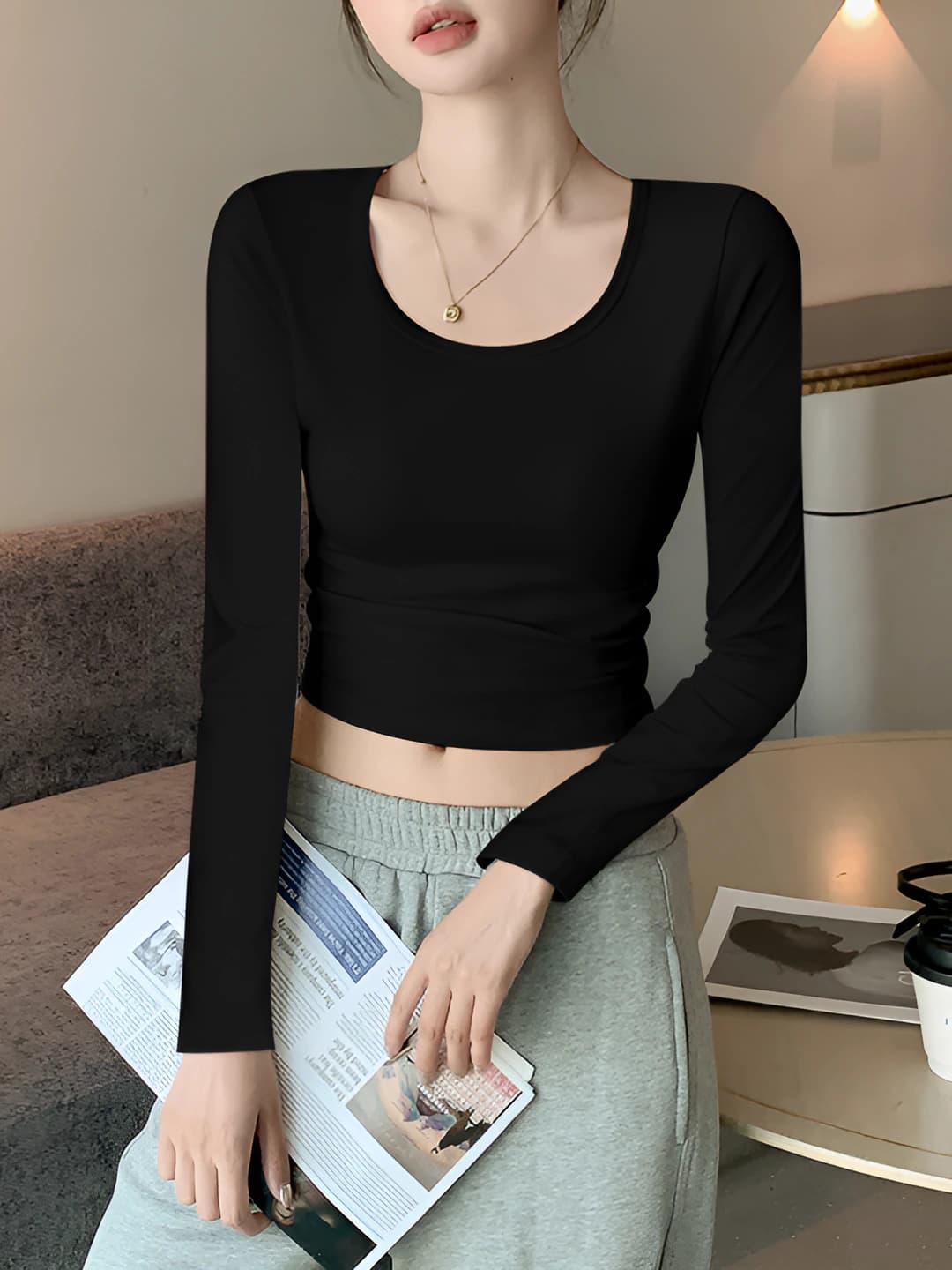 Black [Cotton] Round neck