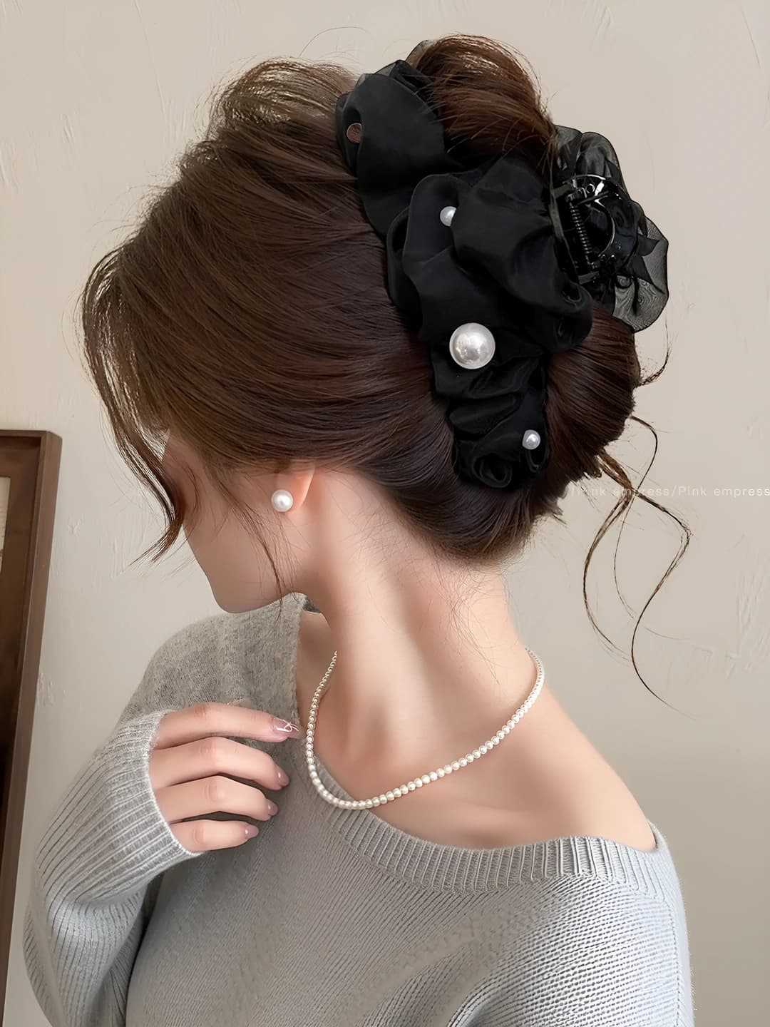 Black, pearl, mesh, 13 cm