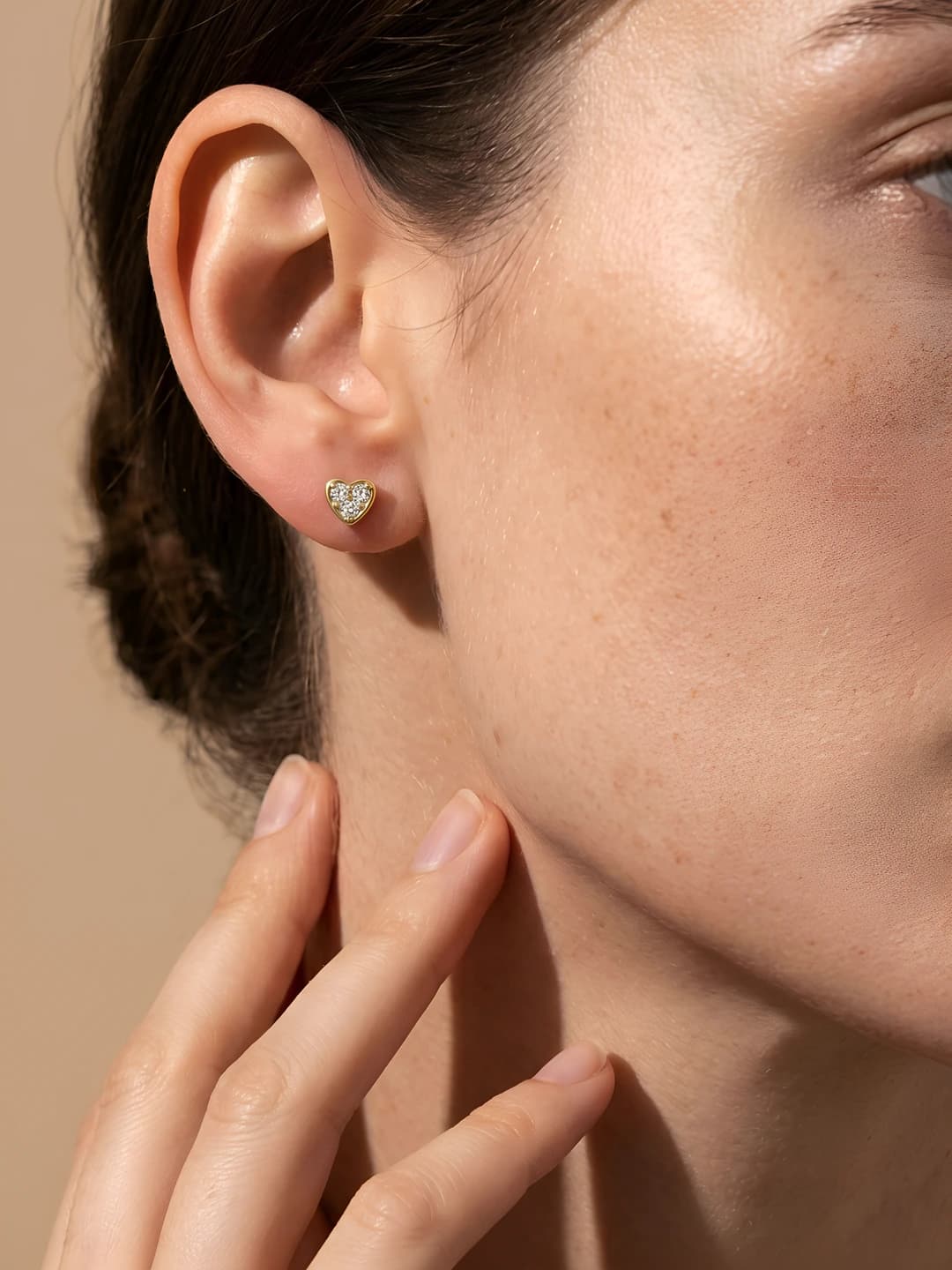 Women's mini heart-shaped zircon earrings in Korean style, no need to remove for sleep