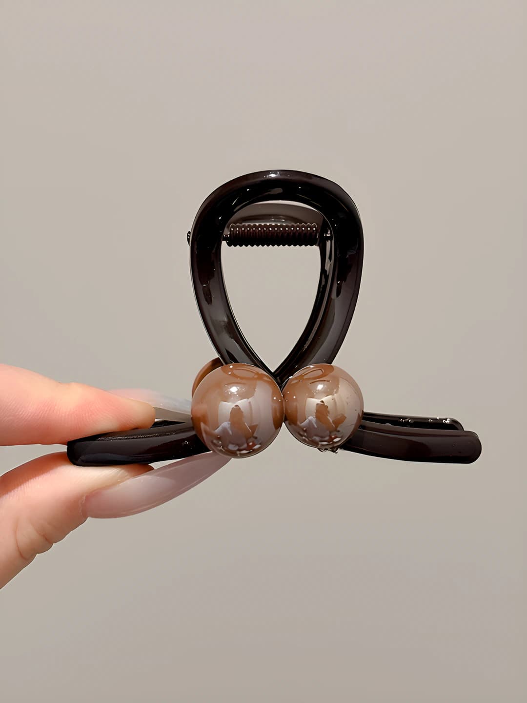Red-brown beaded small clip 8 cm