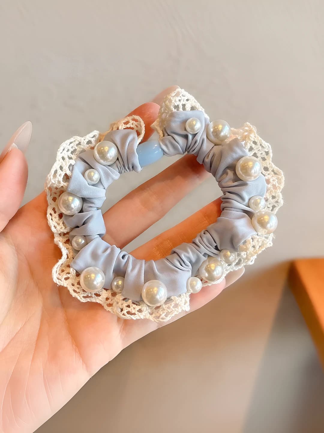 Blue knit pearl fabric ring, 9 cm