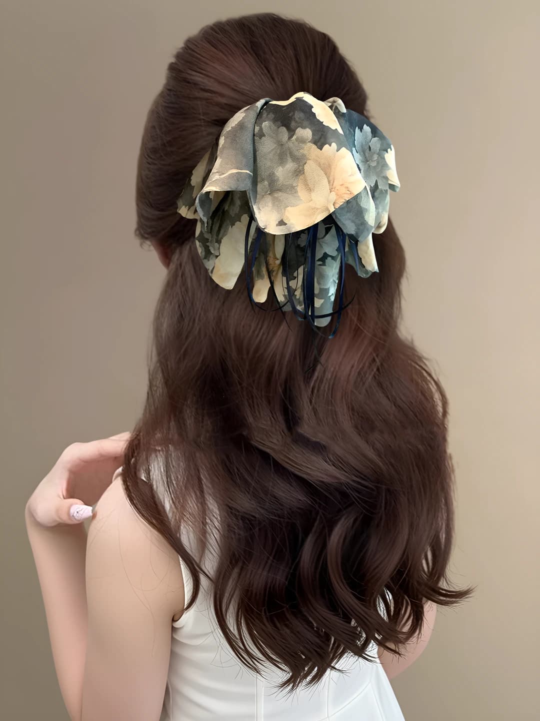 Blue-grey floral print pony clip ~4 cm
