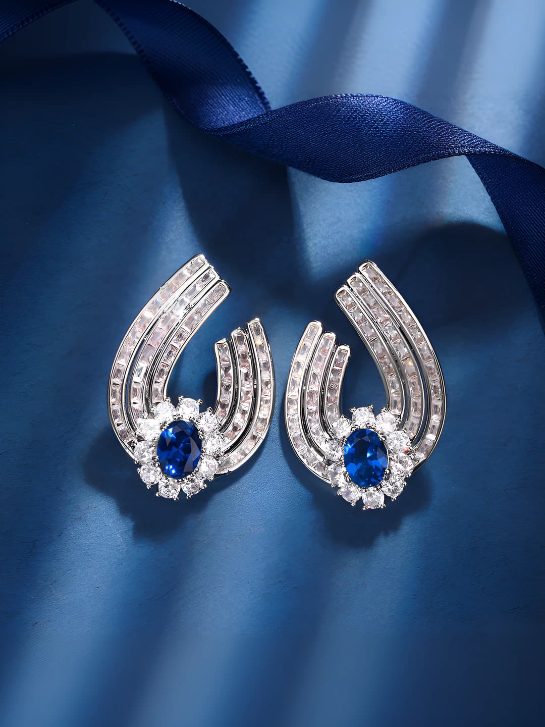 Blue spinel studs