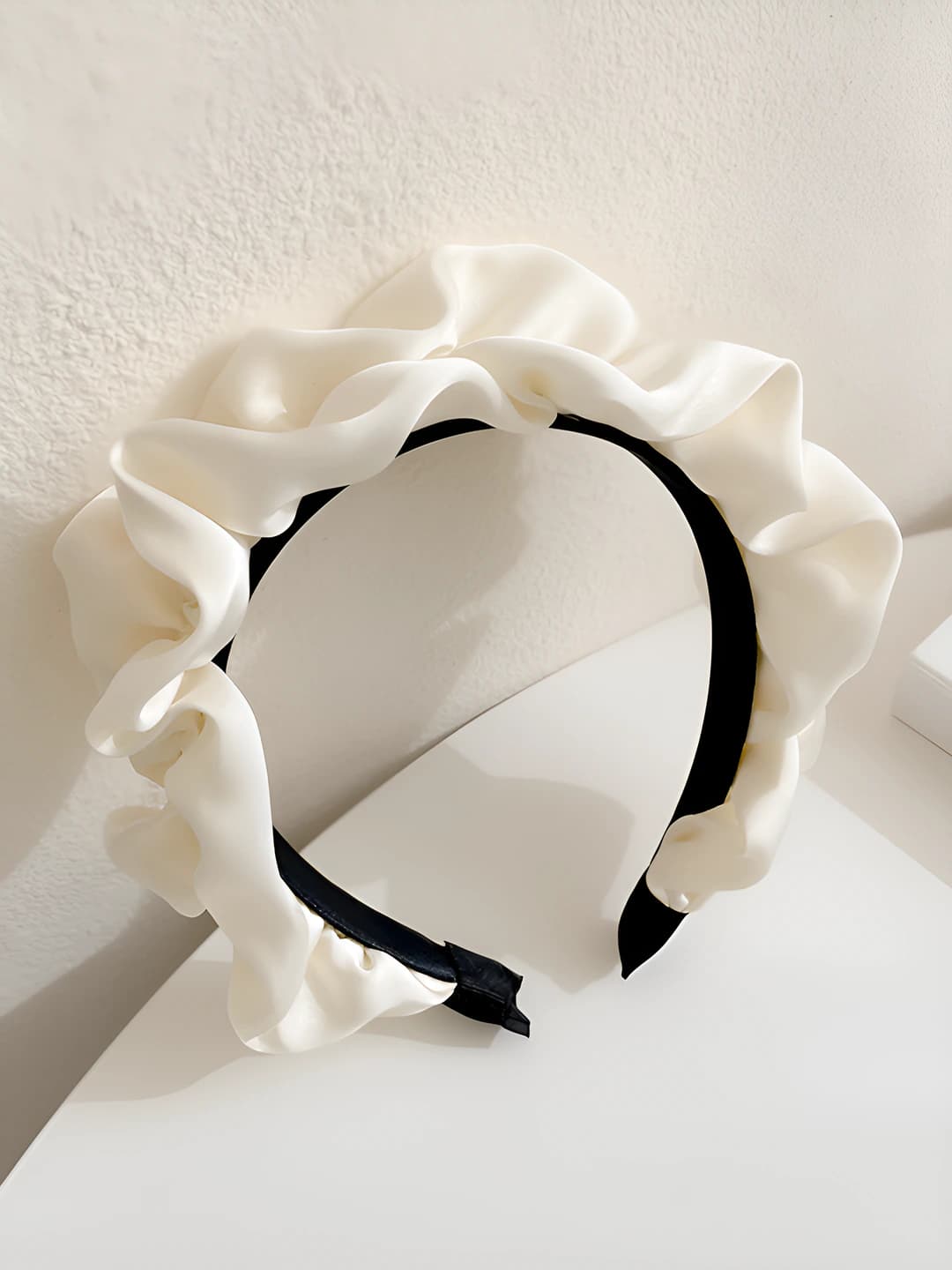2# White, ruffled, large