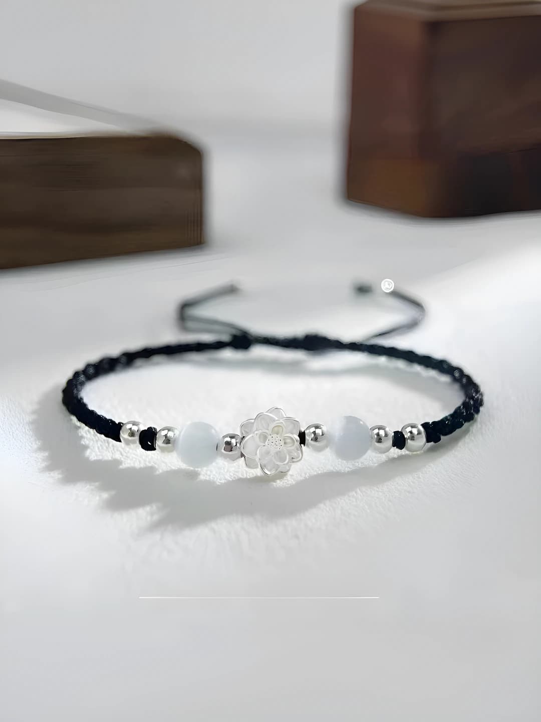 Lotus braided bracelet Black