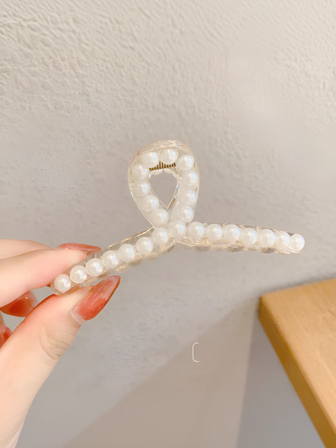 9# Clear pearl hair clip