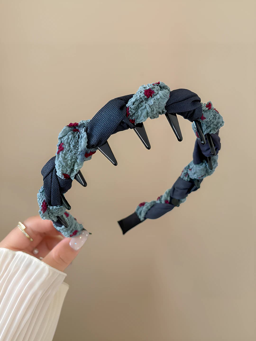 Blue toothed headband