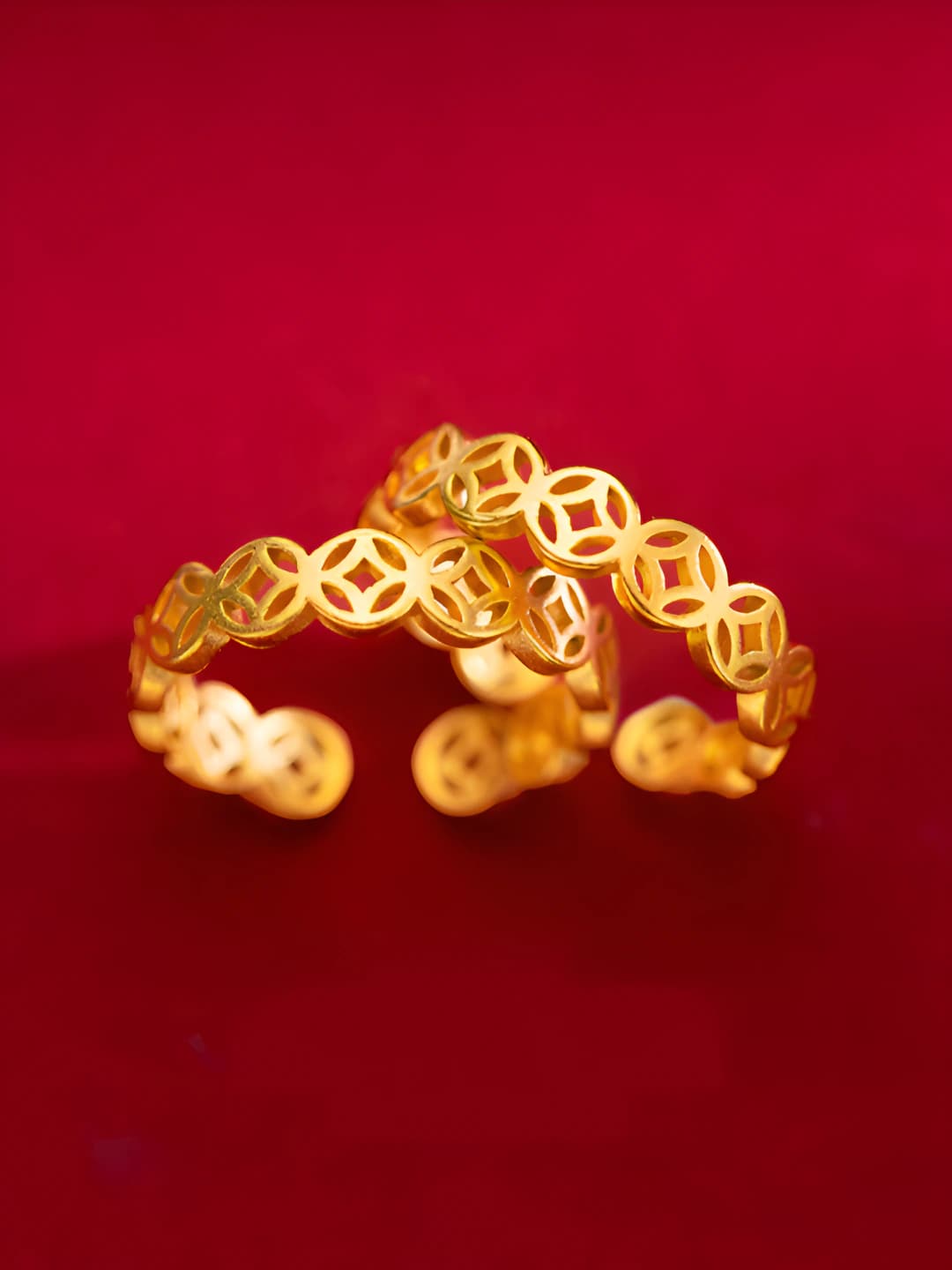 Women's retro style geometric open ring, design element: circle