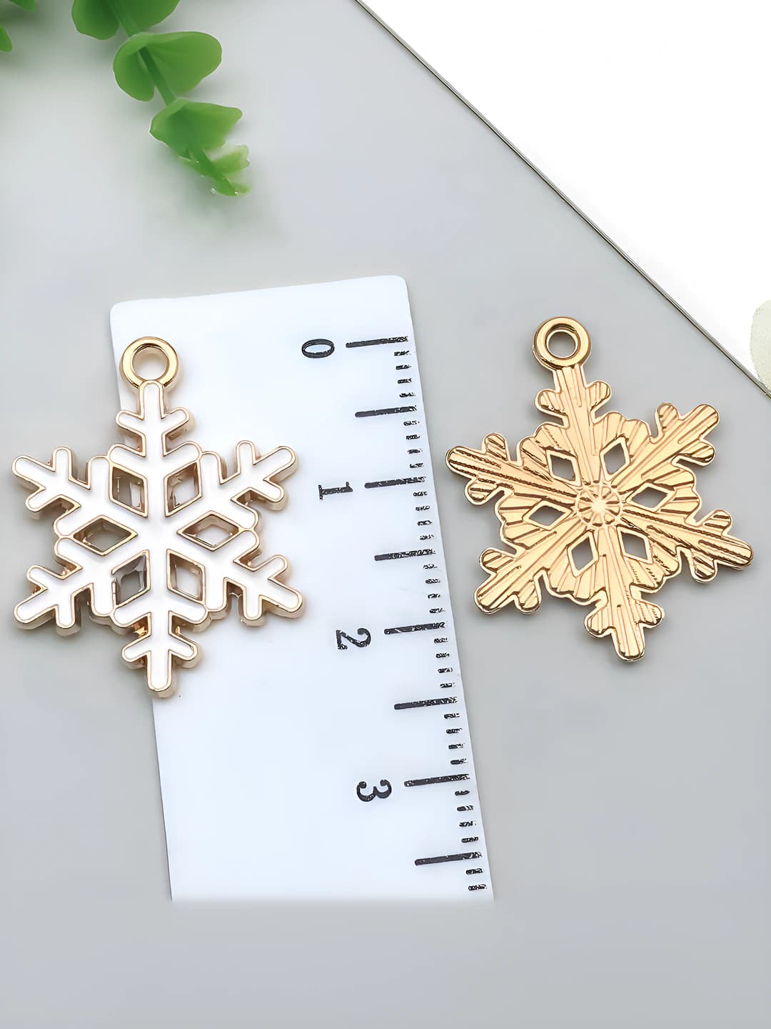 1 шт. белая шестиугольная снежинка 19x24mm-1.3g-12536