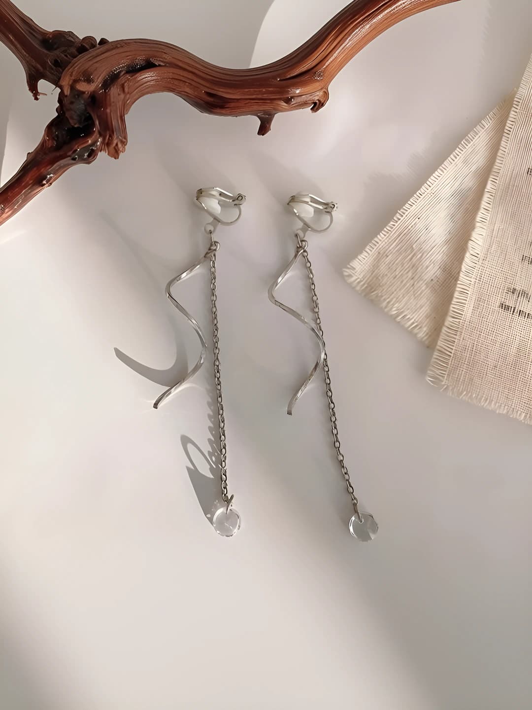 (G1) S-shaped silver ear clips