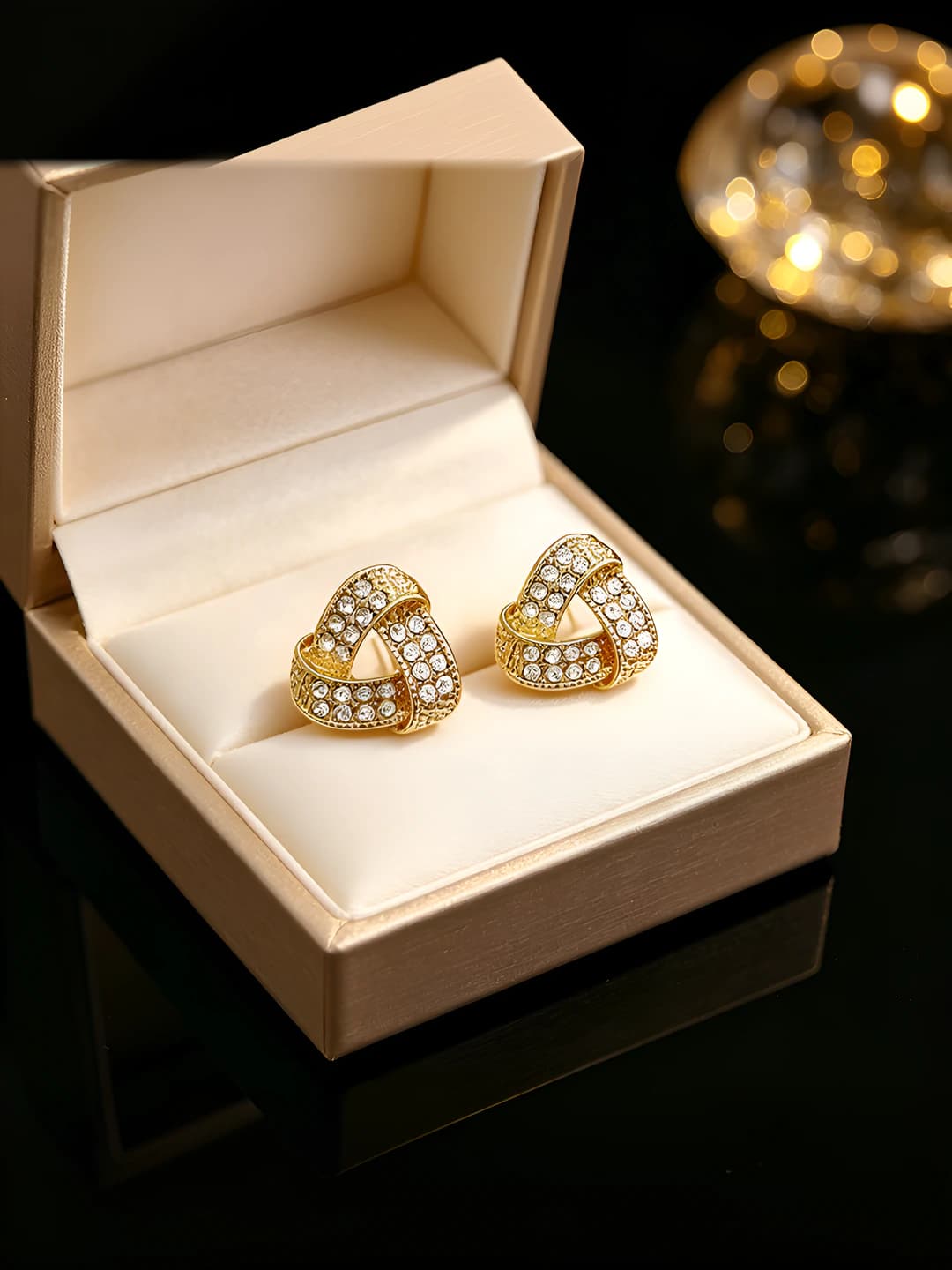 Gold triangle diamond stud