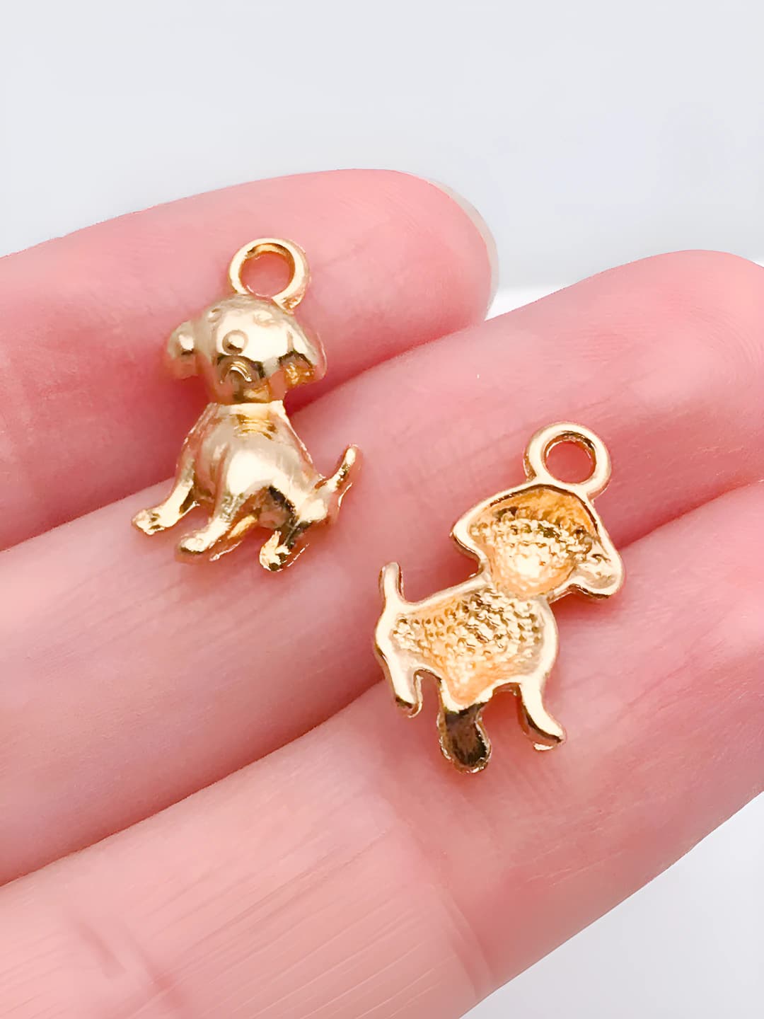 1 sitting dog 17x10mm-0.7g-20518